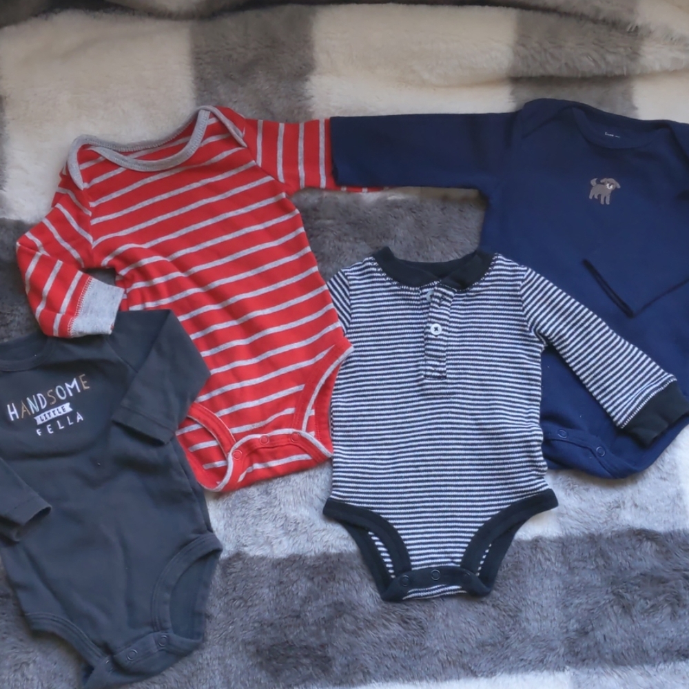 👶 3/$12Lot of 4 long sleeve onesies